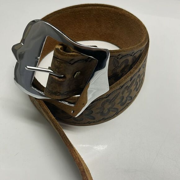 Brown Western Leather Embossed Floral Inspired Belt with Shiny Silver Hardware - Picture 6 of 10